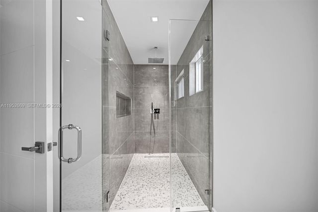 1250 NE 82nd St, Miami, FL 33138