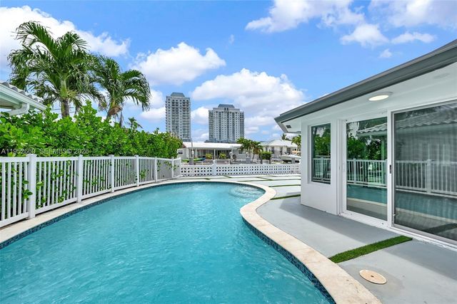 1250 NE 82nd St, Miami, FL 33138