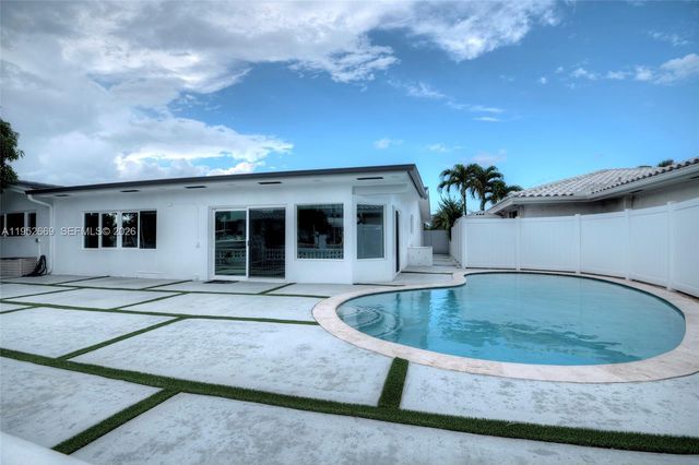 1250 NE 82nd St, Miami, FL 33138