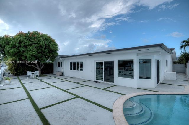 1250 NE 82nd St, Miami, FL 33138