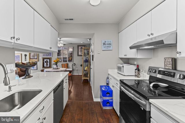 7914 CHAPEL COVE DR, Laurel, MD 20707