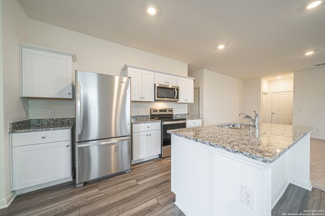 7518 BOA HOLW, San Antonio, TX 78253