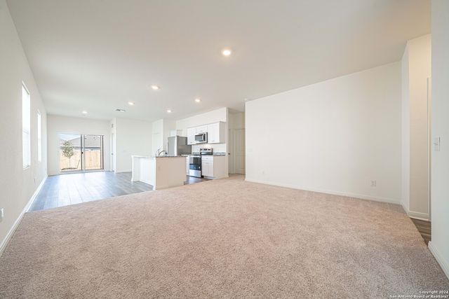 7518 BOA HOLW, San Antonio, TX 78253