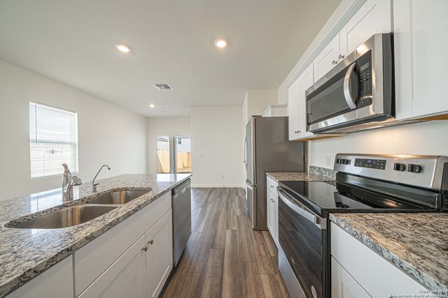 7518 BOA HOLW, San Antonio, TX 78253