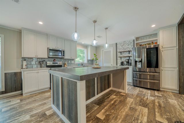 302 CR 3832, Hawkins, TX 75765