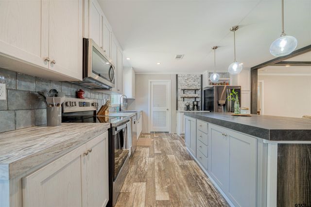 302 CR 3832, Hawkins, TX 75765