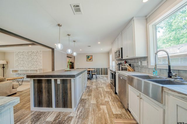 302 CR 3832, Hawkins, TX 75765