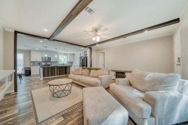 302 CR 3832, Hawkins, TX 75765