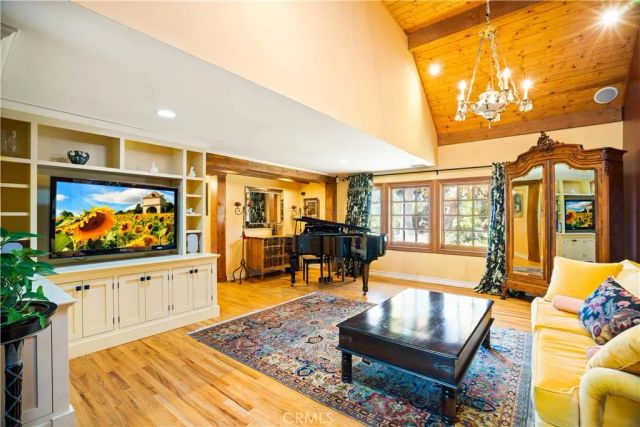 25736 Punto De Vista Drive, Calabasas, CA 91302