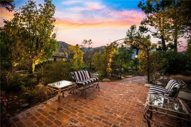 25736 Punto De Vista Drive, Calabasas, CA 91302