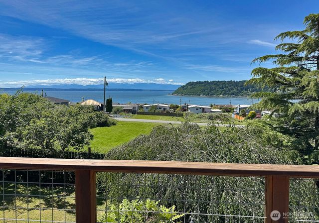 8216 Whidbey Drive, Clinton, WA 98236