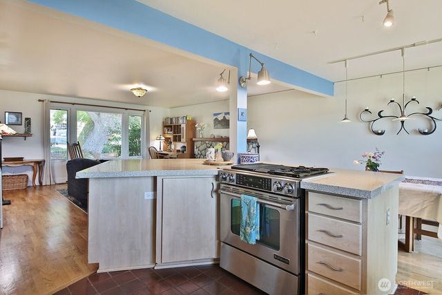 8216 Whidbey Drive, Clinton, WA 98236
