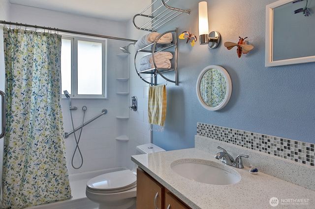 8216 Whidbey Drive, Clinton, WA 98236