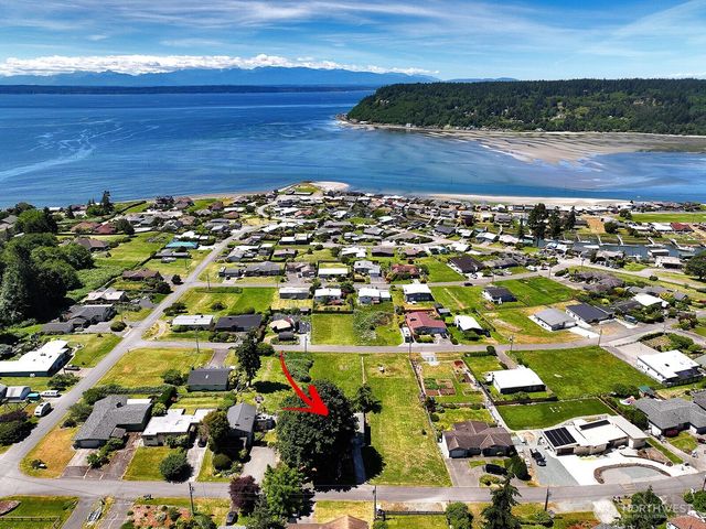8216 Whidbey Drive, Clinton, WA 98236