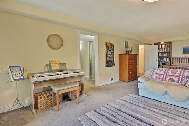8216 Whidbey Drive, Clinton, WA 98236