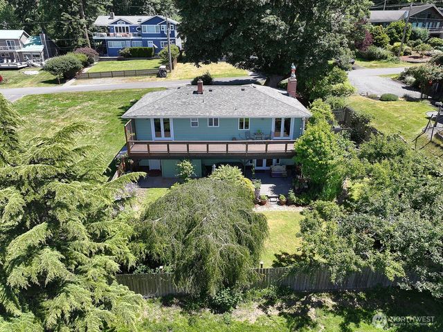 8216 Whidbey Drive, Clinton, WA 98236