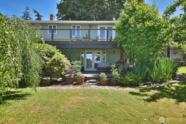 8216 Whidbey Drive, Clinton, WA 98236