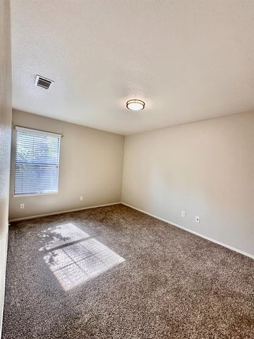 2915 Raintree Ct, Stockton, CA 95219