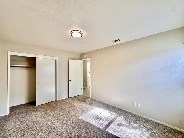 2915 Raintree Ct, Stockton, CA 95219