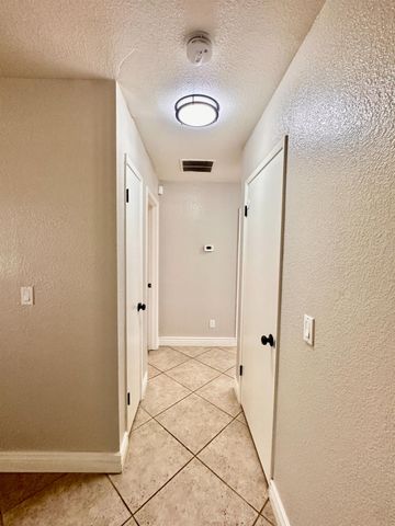 2915 Raintree Ct, Stockton, CA 95219