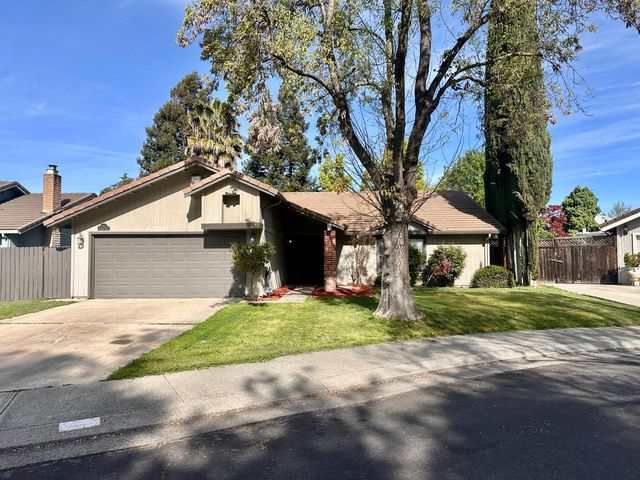 2915 Raintree Ct, Stockton, CA 95219