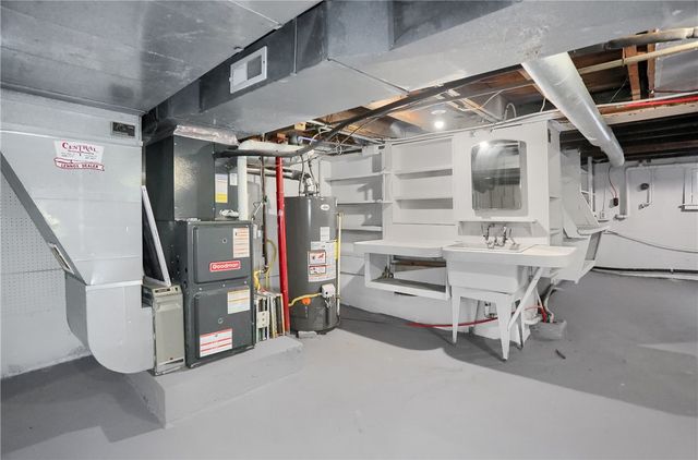 457 E Crestview Dr, Delaware Twp, PA 16154