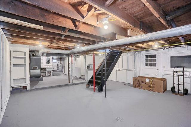 457 E Crestview Dr, Delaware Twp, PA 16154