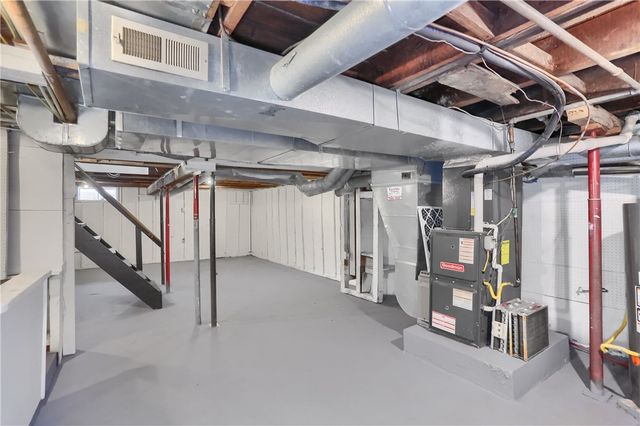 457 E Crestview Dr, Delaware Twp, PA 16154