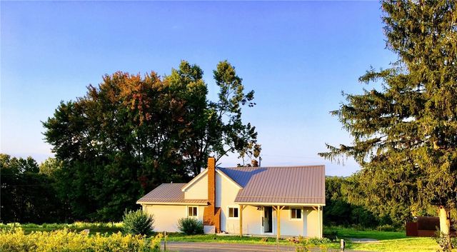 457 E Crestview Dr, Delaware Twp, PA 16154