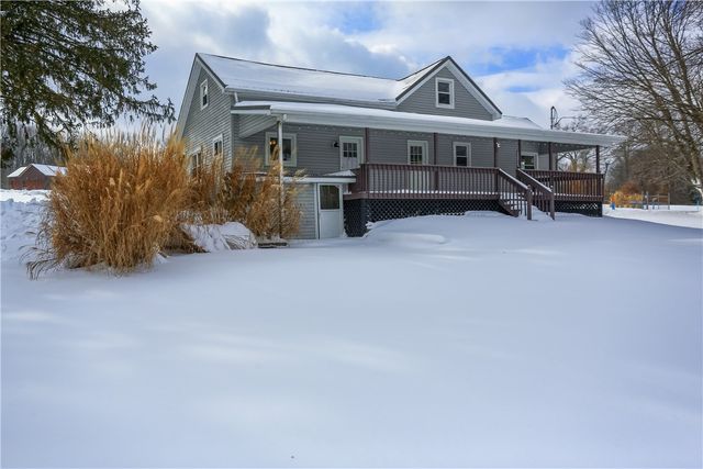 457 E Crestview Dr, Delaware Twp, PA 16154