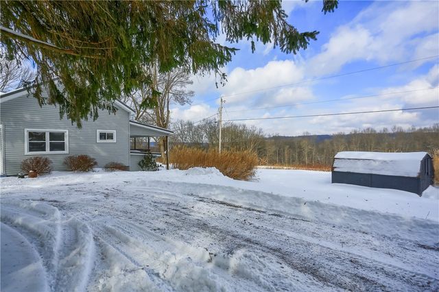 457 E Crestview Dr, Delaware Twp, PA 16154