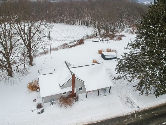 457 E Crestview Dr, Delaware Twp, PA 16154