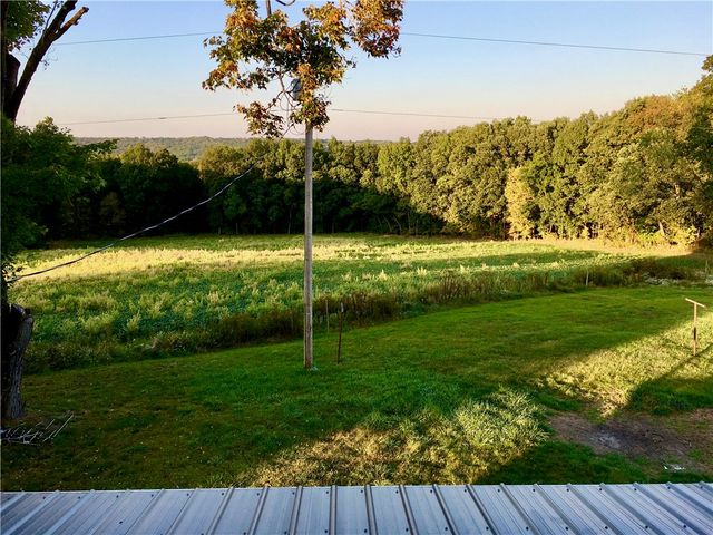 457 E Crestview Dr, Delaware Twp, PA 16154