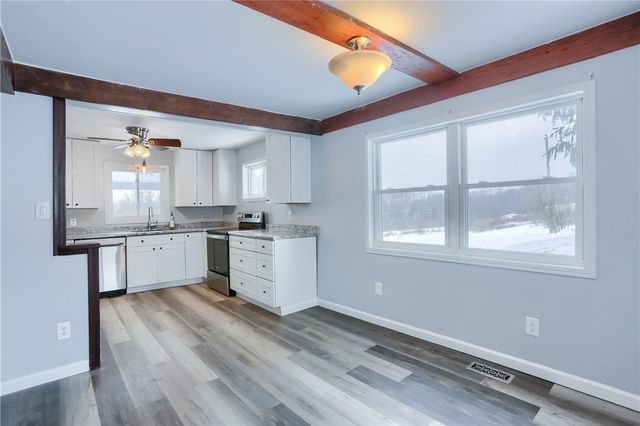 457 E Crestview Dr, Delaware Twp, PA 16154