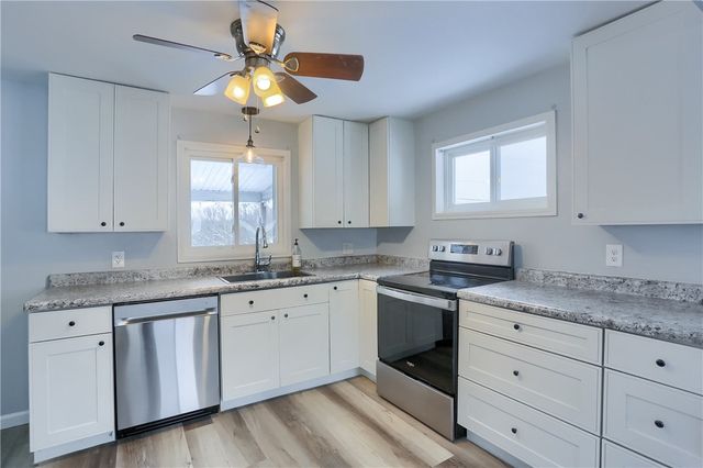 457 E Crestview Dr, Delaware Twp, PA 16154