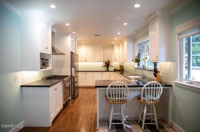 4656 Vanalden Avenue, Tarzana, CA 91356