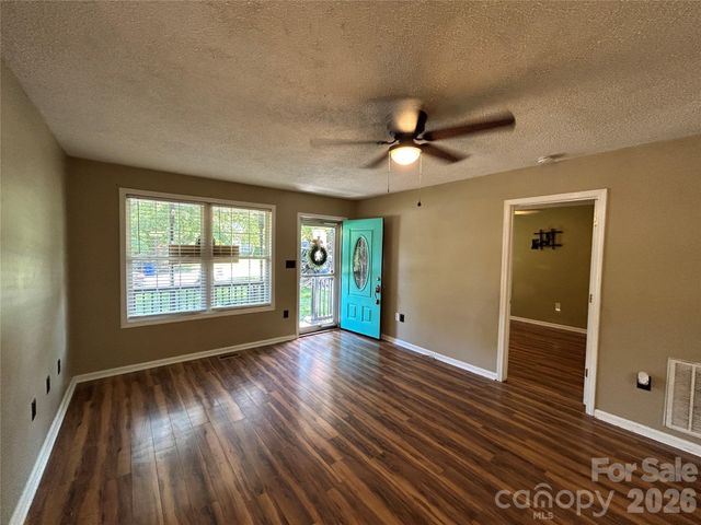 143 Allendale Street, Lincolnton, NC 28092