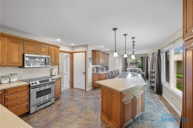 23746 W State Route 579, Curtice, OH 43412