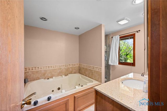 23746 W State Route 579, Curtice, OH 43412