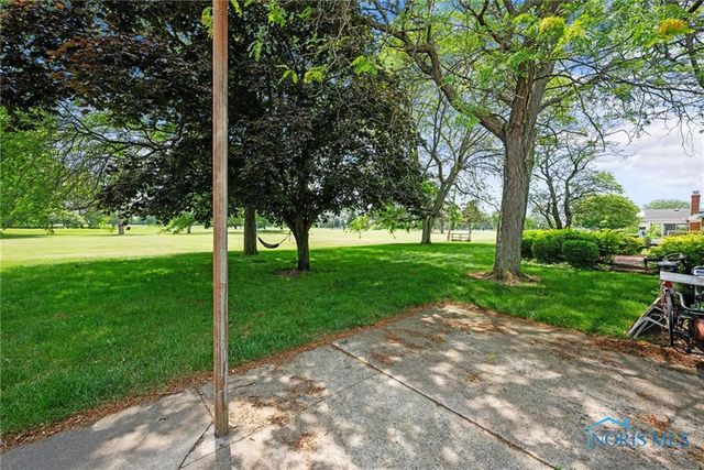 23746 W State Route 579, Curtice, OH 43412