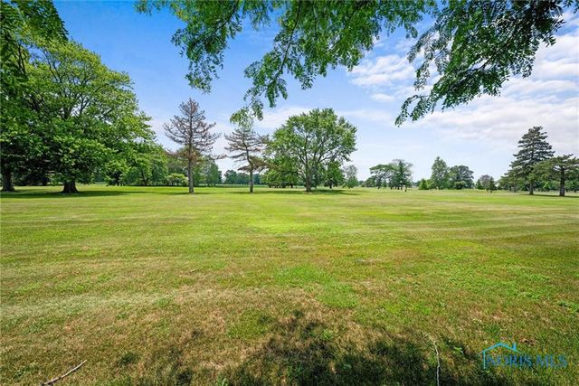 23746 W State Route 579, Curtice, OH 43412