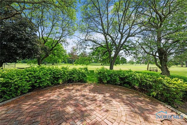 23746 W State Route 579, Curtice, OH 43412