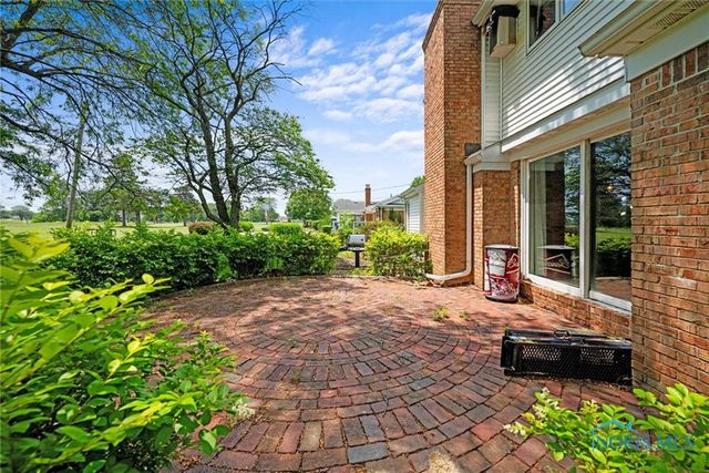 23746 W State Route 579, Curtice, OH 43412