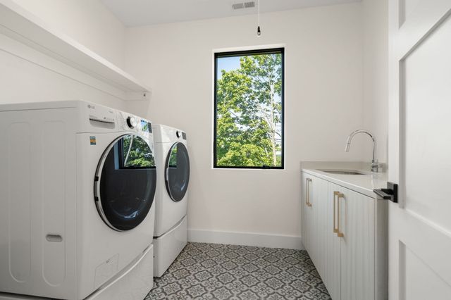 20 Peach Tree Lane, Newton, MA 02459
