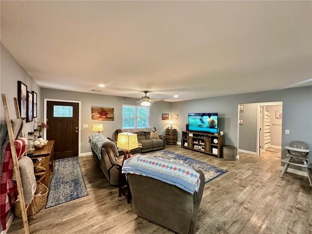 130 County Road 1711, London, AR 72847