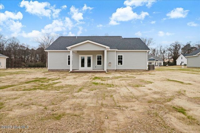 305 Creeks Edge Drive, Pikeville, NC 27863