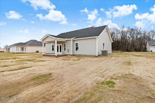 305 Creeks Edge Drive, Pikeville, NC 27863