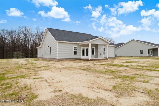 305 Creeks Edge Drive, Pikeville, NC 27863