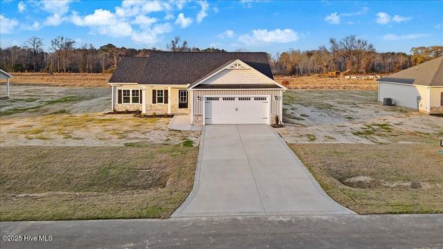 305 Creeks Edge Drive, Pikeville, NC 27863