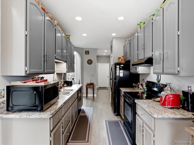 744 5th Street, Marysville, MI 48040